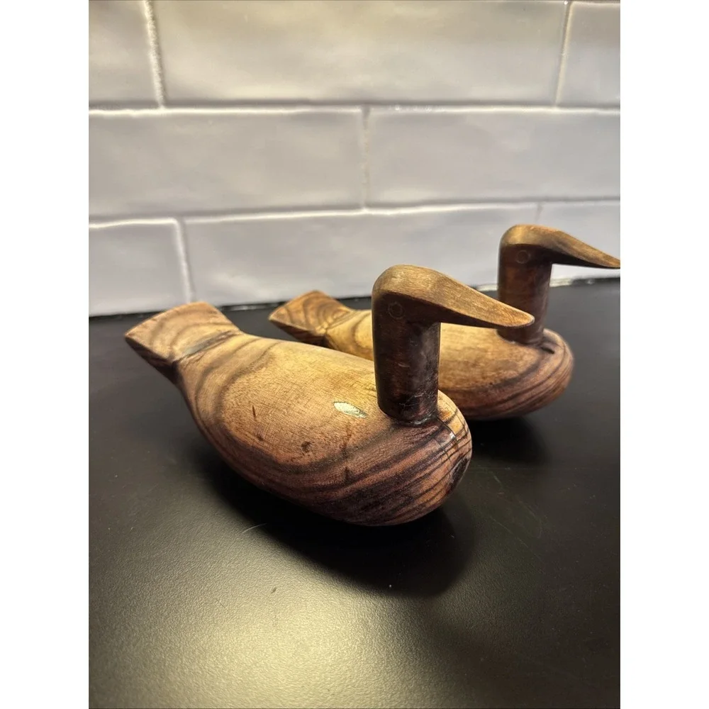 RARE ANTIQUE PRIMITIVE‎ HAND CARVED PAIR OF WOODEN DUCKS